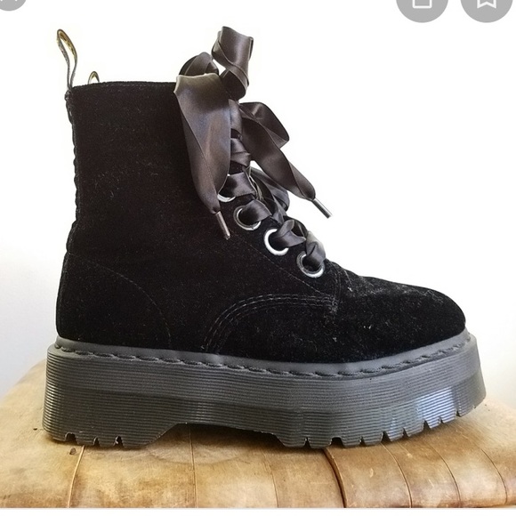 dr martens molly black